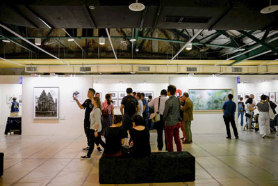 many people visited to the exhibition. 